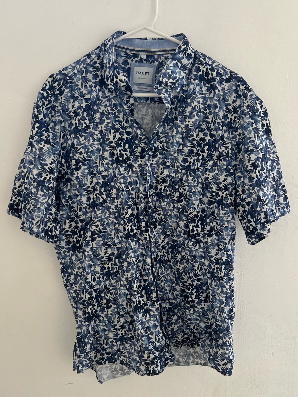 Haupt Men's Blue Floral Short Sleeve Button-Up Shirt - medium modern fit